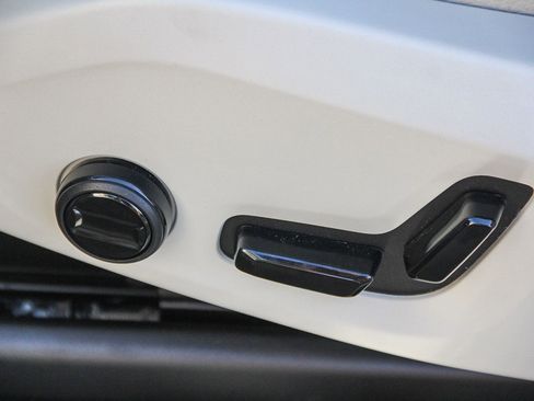 Used 2025 Volvo XC90 T8 Plus image 20