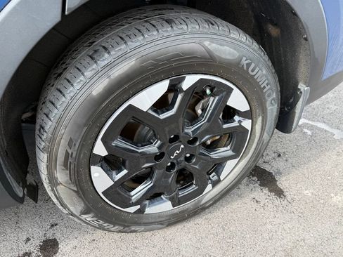 Used 2025 Kia Sorento S FWD image 32