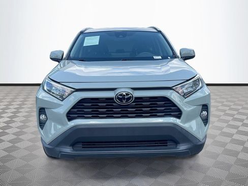 Used 2021 Toyota RAV4 XLE w/ Convenience Package FWD image 2