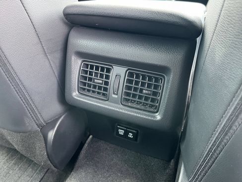 Used 2025 Toyota Camry SE FWD image 25