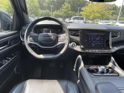 Used 2024 Jeep Wagoneer Series II AWD/4WD image 13