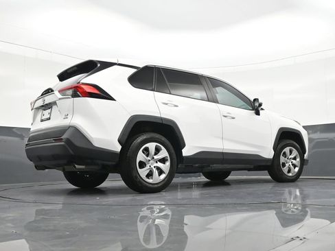 Used 2022 Toyota RAV4 LE AWD/4WD image 28