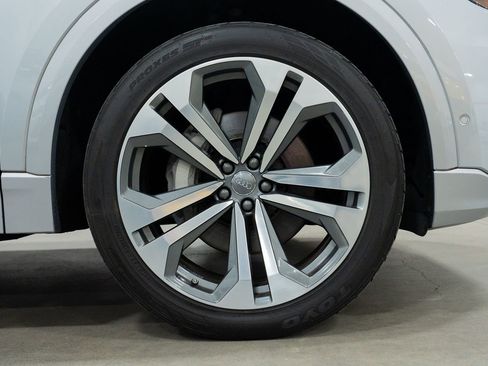 Used 2019 Audi Q8 Prestige w/ Towing Package image 14