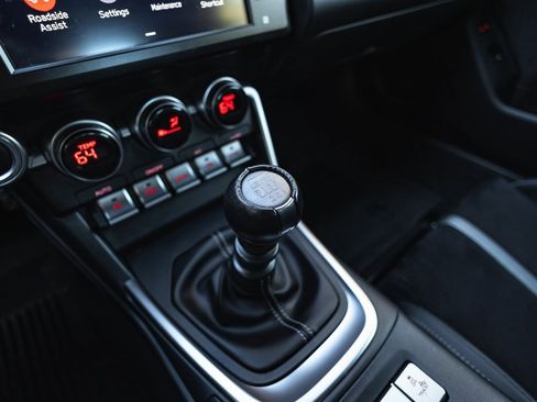 Used 2024 Toyota GR86 Premium image 16