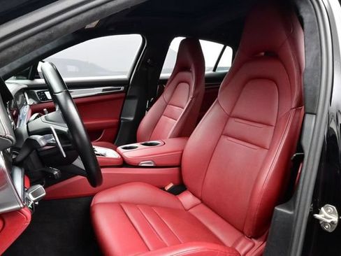 Certified 2024 Porsche Cayenne AWD/4WD image 5