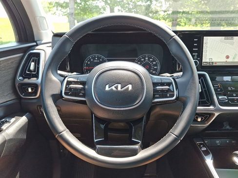 Certified 2023 Kia Sorento X-Line EX AWD/4WD image 8