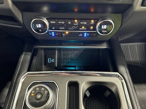 Used 2021 Ford Expedition XLT AWD/4WD image 23