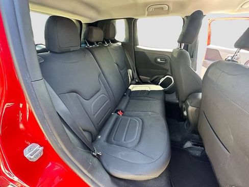 Used 2018 Jeep Renegade Latitude AWD/4WD image 27