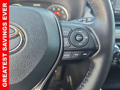 Used 2022 Toyota RAV4 XLE image 18