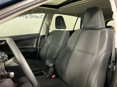 Used 2017 Toyota RAV4 XLE FWD image 14