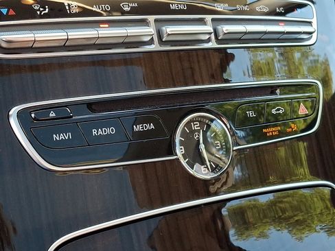 Used 2018 Mercedes-Benz C 300 4MATIC Sedan image 26