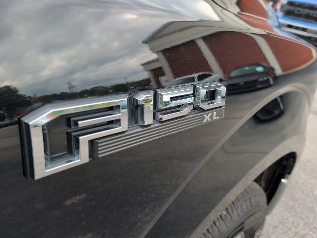 Used 2017 Ford F150 XL w/ Equipment Group 101A Mid AWD/4WD image 11
