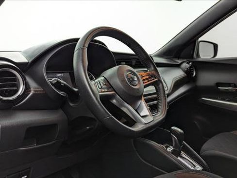 Used 2020 Nissan Kicks SR image 26