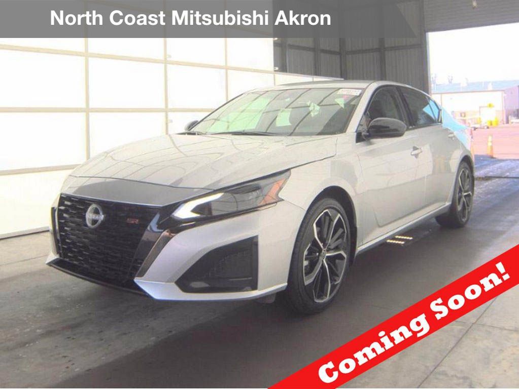 Used 2025 Nissan Altima 2.5 SR AWD/4WD image 1