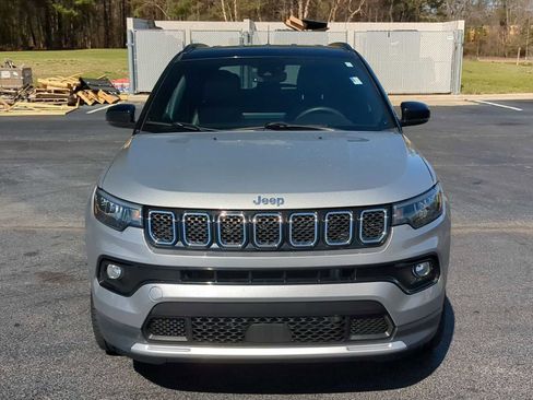 Used 2023 Jeep Compass Limited image 3