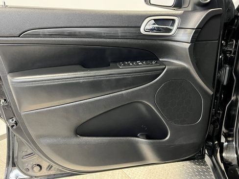 Certified 2020 Jeep Grand Cherokee Laredo image 30