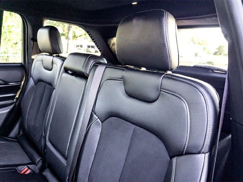 Used 2024 Jeep Grand Cherokee Altitude image 26