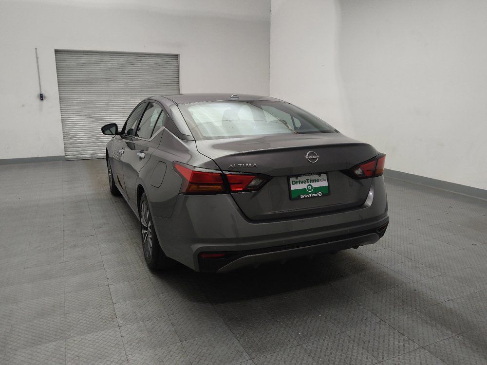 Used 2025 Nissan Altima 2.5 SV FWD image 6