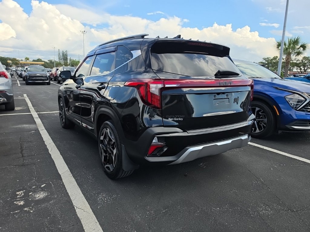 Certified 2024 Kia Seltos SX w/ SX Sunroof Package AWD/4WD image 13