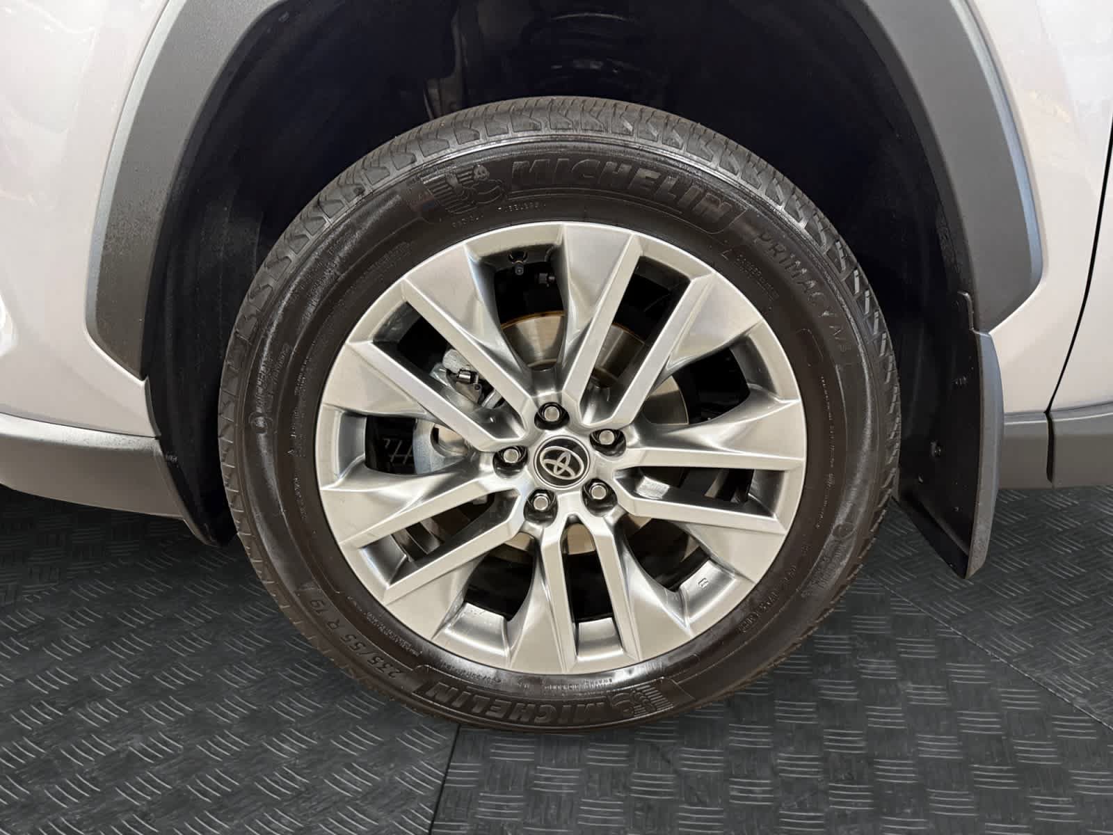 Used 2023 Toyota RAV4 XLE Premium FWD image 15