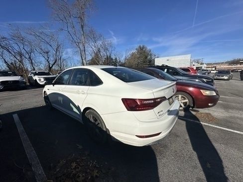 Used 2021 Volkswagen Jetta R-Line w/ R-Line Cold Weather Package image 19