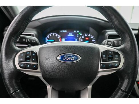 Used 2020 Ford Explorer XLT w/ Equipment Group 202A AWD/4WD image 41