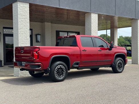 Used 2024 Chevrolet Silverado 2500 High Country w/ Technology Package AWD/4WD image 14