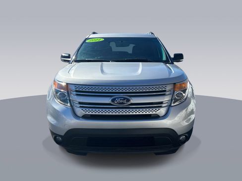 Used 2014 Ford Explorer XLT w/ Equipment Group 202A AWD/4WD image 8