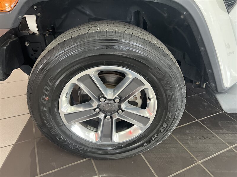 Used 2019 Jeep Wrangler Unlimited Sahara AWD/4WD image 30