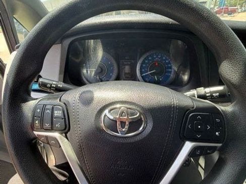 Used 2020 Toyota Sienna LE FWD image 7