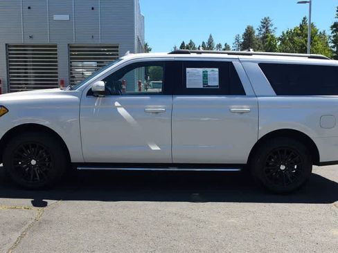 Used 2018 Ford Expedition Max XLT w/ Equipment Group 202A AWD/4WD image 5