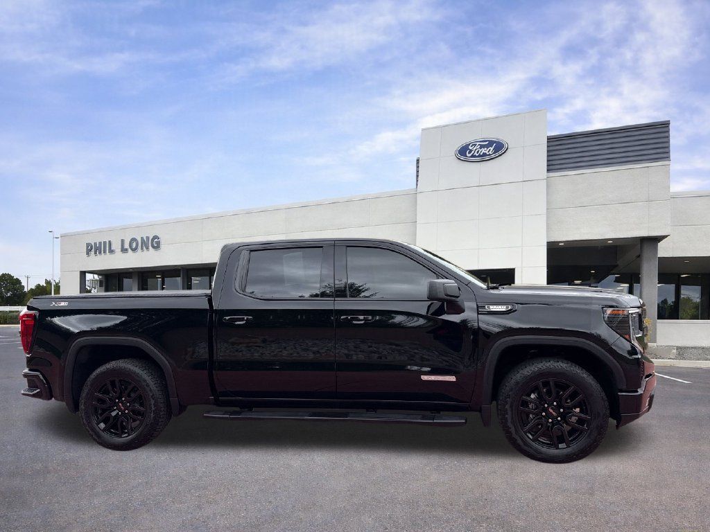 Used 2025 GMC Sierra 1500 Elevation w/ Preferred Package AWD/4WD image 8