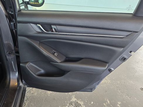 Used 2022 Honda Accord LX image 9