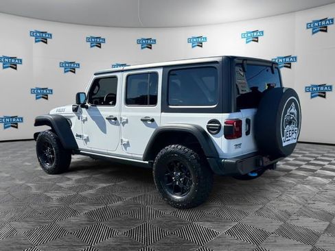 Used 2024 Jeep Wrangler Unlimited AWD/4WD image 4