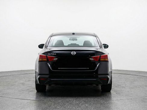 Used 2025 Nissan Altima 2.5 SV image 7