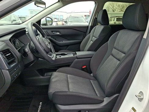 Used 2024 Nissan Rogue SV image 17