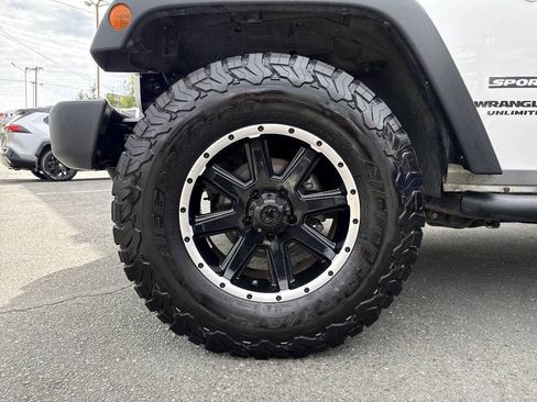Used 2011 Jeep Wrangler Unlimited Sport AWD/4WD image 2