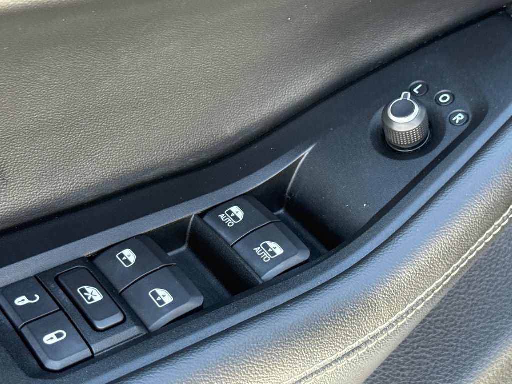 Used 2023 Jeep Grand Cherokee Altitude RWD image 20