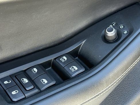 Used 2023 Jeep Grand Cherokee Altitude RWD image 20