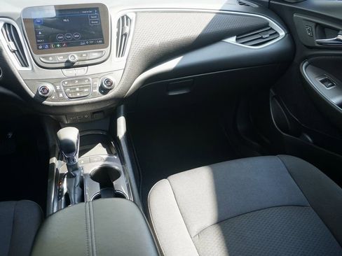 Used 2024 Chevrolet Malibu LT image 19