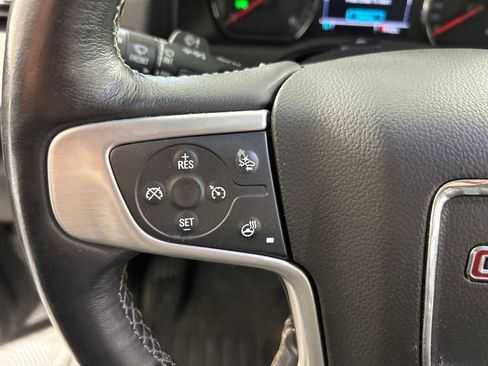 Used 2018 GMC Yukon SLT w/ Premium Edition AWD/4WD image 17