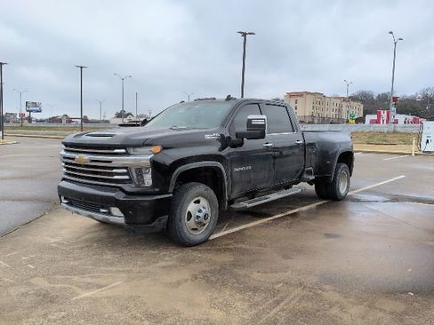 Used 2022 Chevrolet Silverado 3500 High Country w/ Technology Package image 2