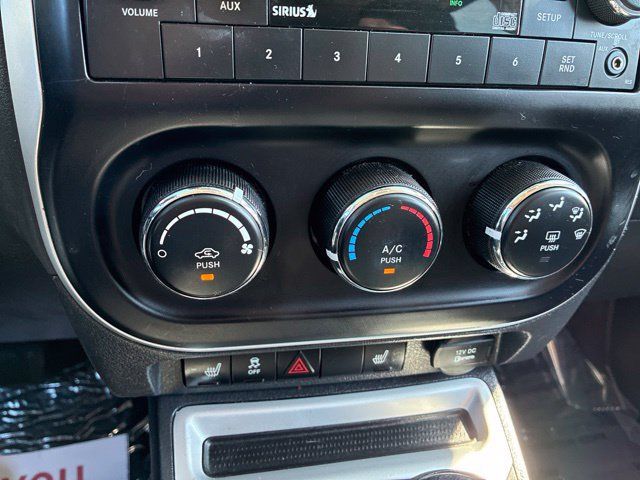 Used 2017 Jeep Compass Latitude AWD/4WD image 30
