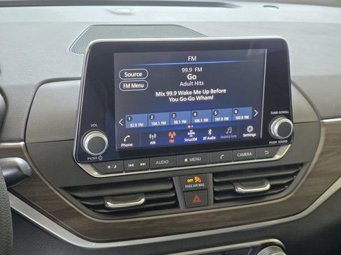 Used 2023 Nissan Altima 2.5 SV FWD image 15