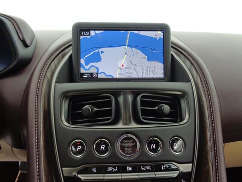 Used 2018 Aston Martin DB11 V12 image 30