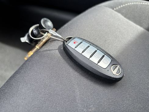 Used 2025 Nissan Altima 2.5 SV FWD image 18