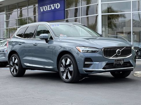 Certified 2023 Volvo XC60 T8 Plus AWD/4WD image 7