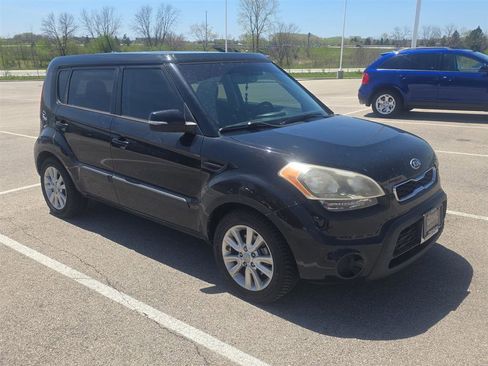 Used 2012 Kia Soul + FWD image 19