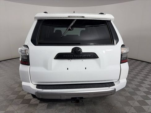 Used 2021 Toyota 4Runner TRD Off-Road Premium w/ Moonroof Package AWD/4WD image 6