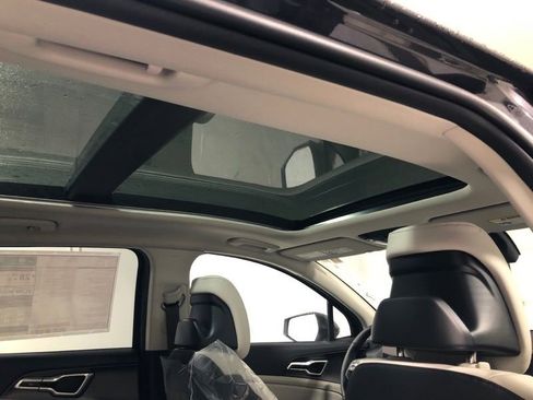 New 2026 Kia Sportage EX w/ EX Panorama Roof Package FWD image 13